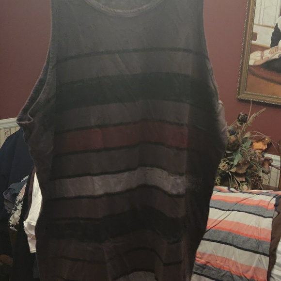 Tank top - Picture 2 of 4